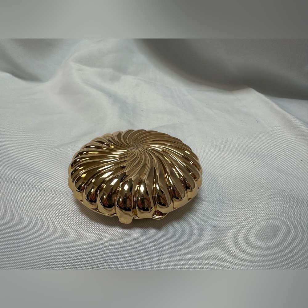 RETIRED/VINTAGE Partylite Gold Clamshell TeaLite Holder
